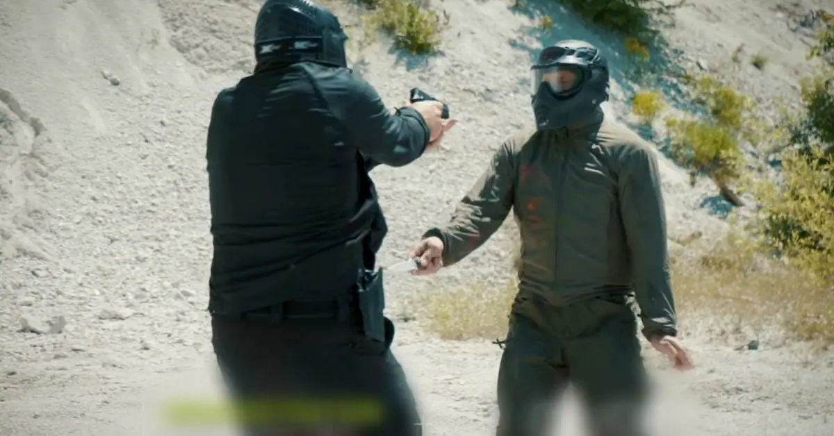 can a knife beat a gun