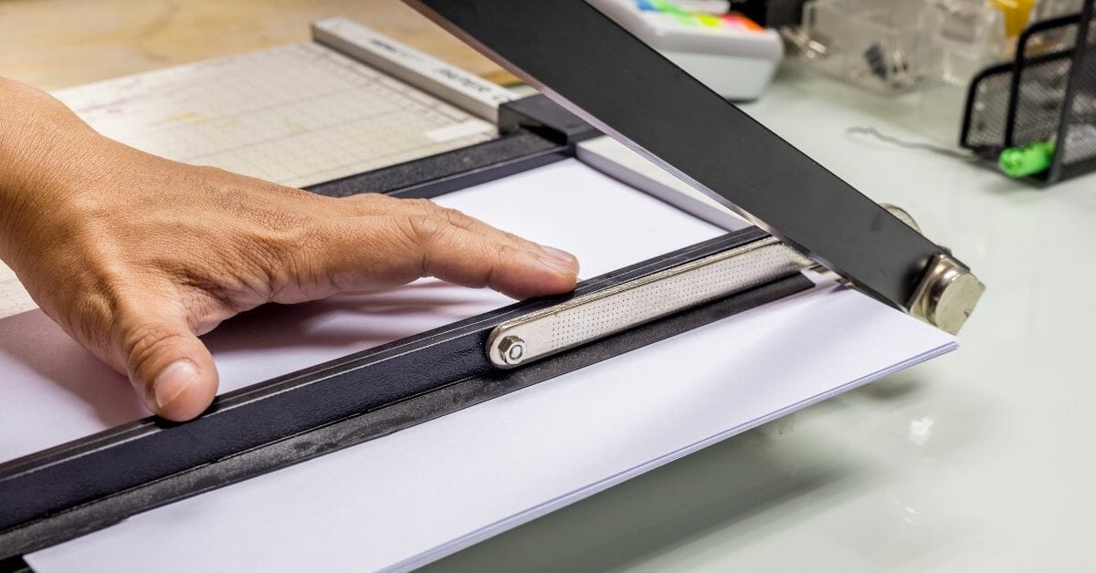 how to adjust guillotine paper cutter