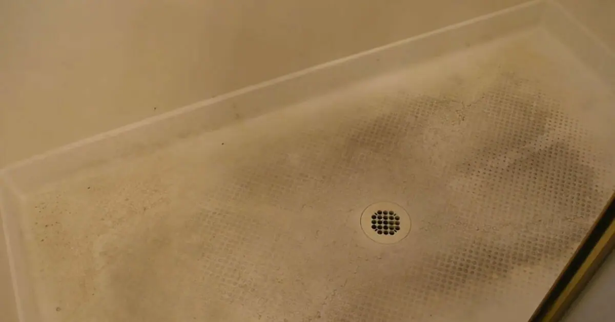 How to Clean a Fiberglass Shower