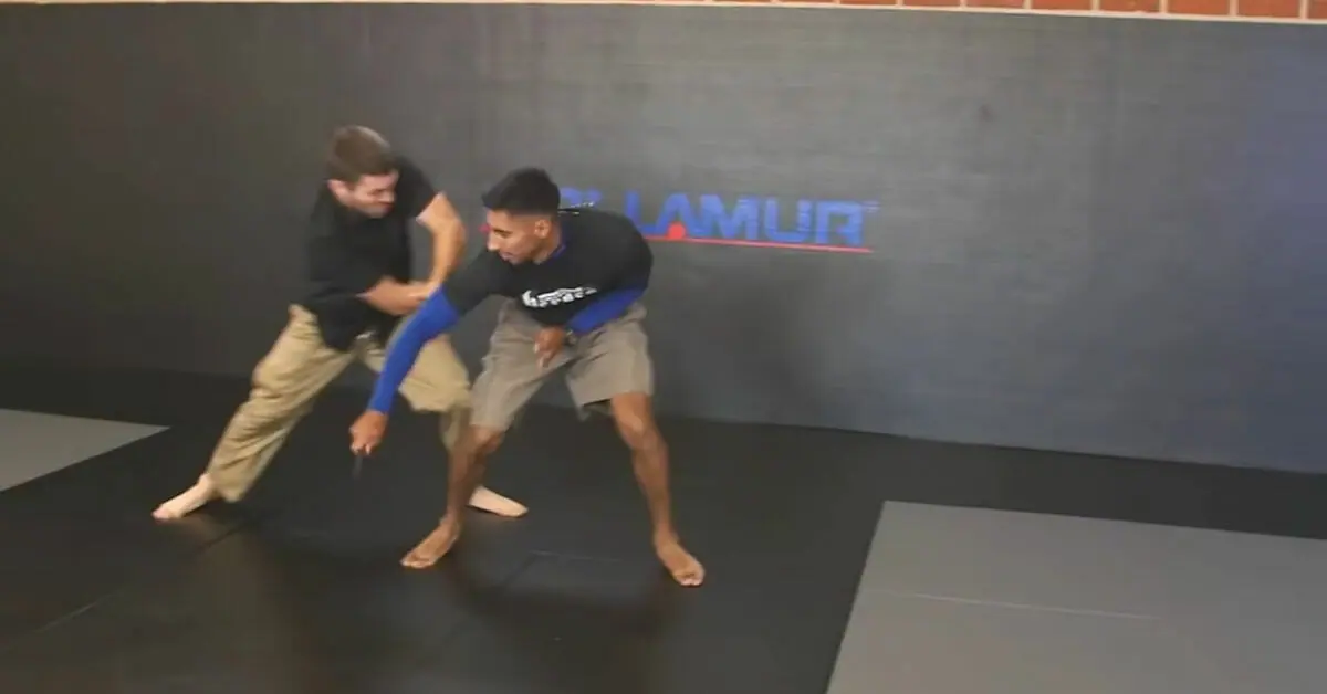 How to Use a Knife for Self Defense