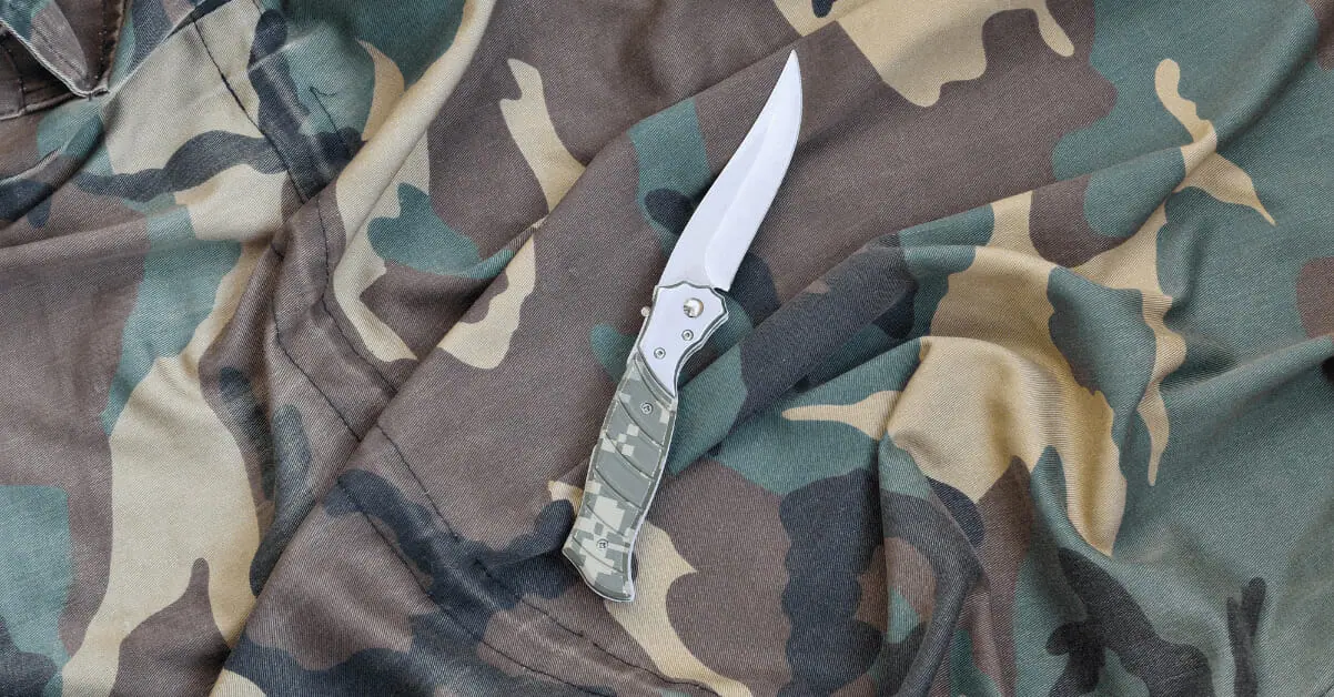 Which knife is mostly used by the Army?