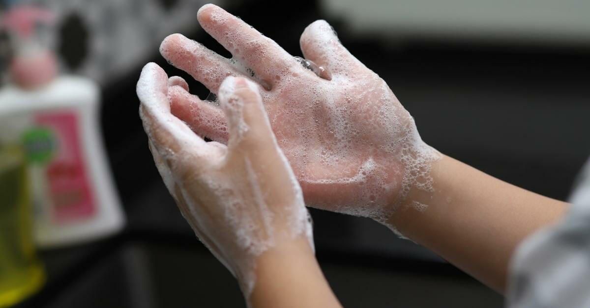 Advantages and Disadvantages of Hand Soap for Dry Skin