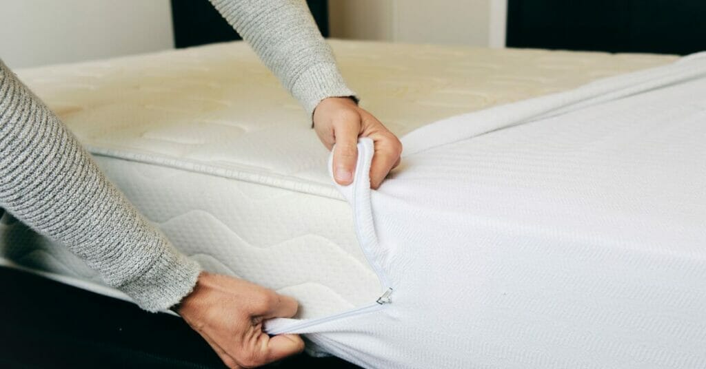 how-to-keep-fitted-sheets-from-coming-off-bed